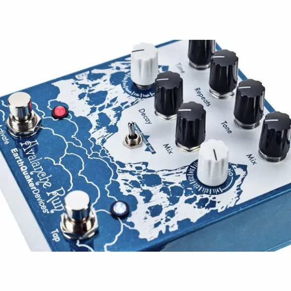 EarthQuaker Devices Avalanche Run V2