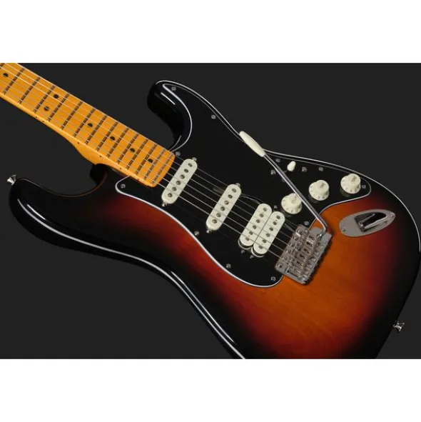 Fender Am Pro Clsc Strat HSS MN 3TS