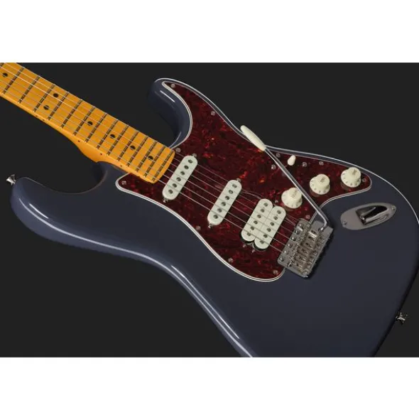 Fender Am Pro Clsc Strat HSS MN FBLK