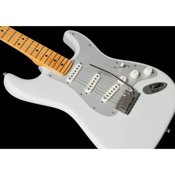 Fender Am Ultra II Strat MN AVL