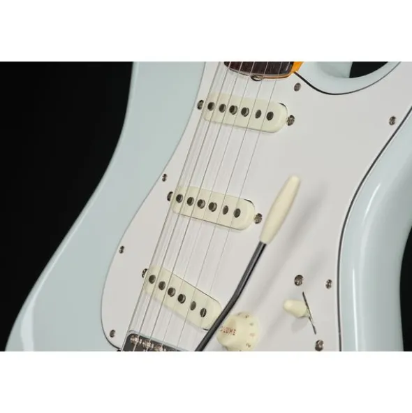 Fender AV II 65 Strat RW SNB