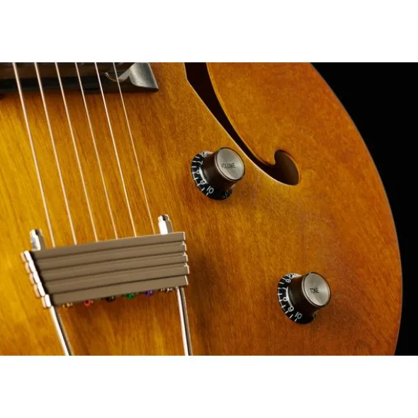 Godin 5th Ave Jumbo P90 Harvest Gold