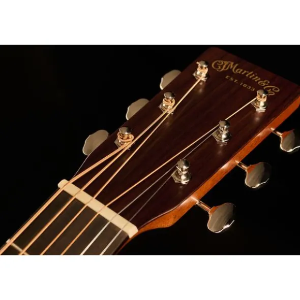 Martin Guitar 00017