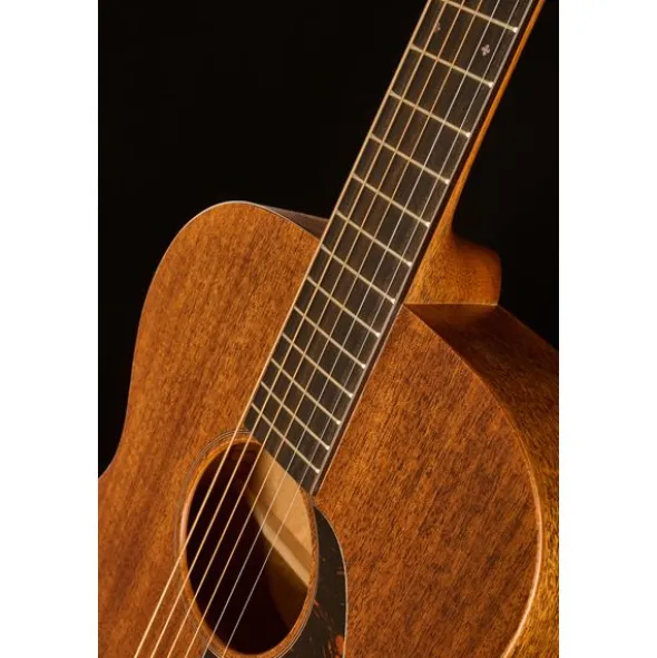 Martin Guitar 00017
