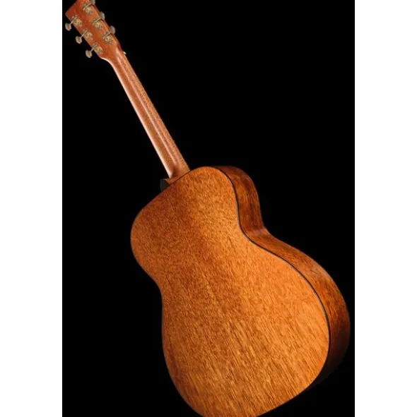 Martin Guitar 00018