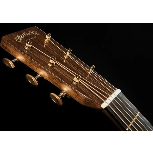 Martin Guitar D-28E Modern Deluxe