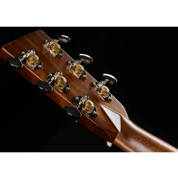 Martin Guitar HD-28