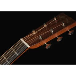 Martin Guitar HD28E