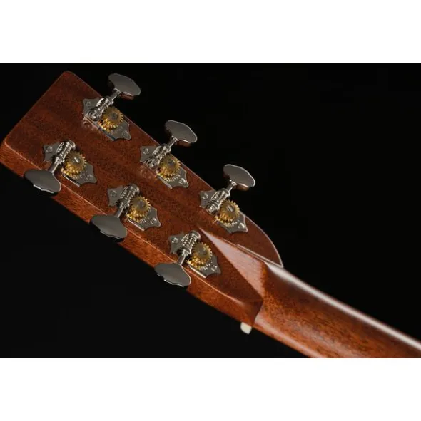Martin Guitar HD28E