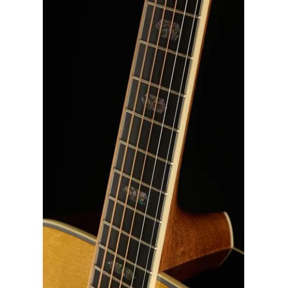 Martin Guitar J40