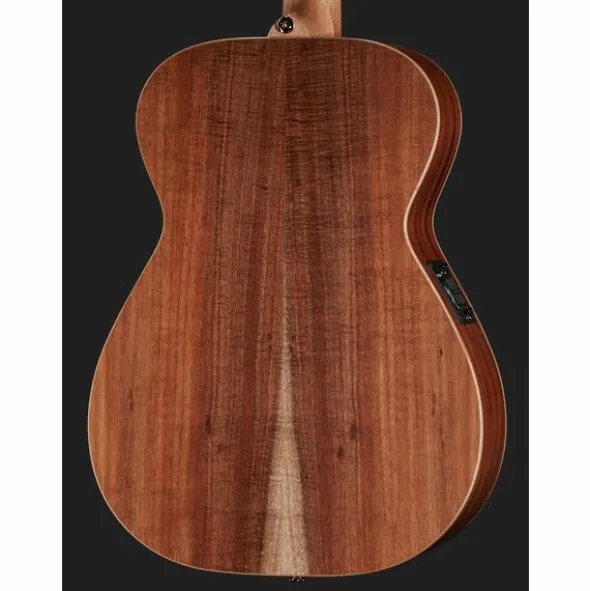 Maton EBG808A w/ Case
