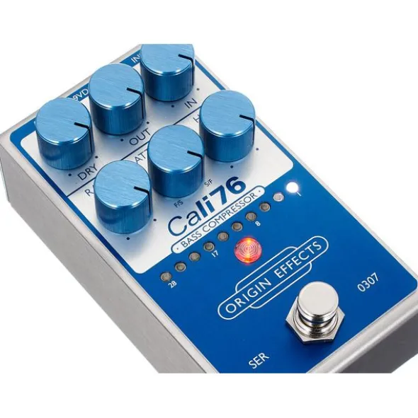 Origin Effects Cali76 V2 Bass Compressor BL