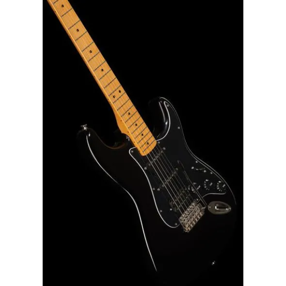 Squier CV 70s Strat HSS MN BLK Bundle